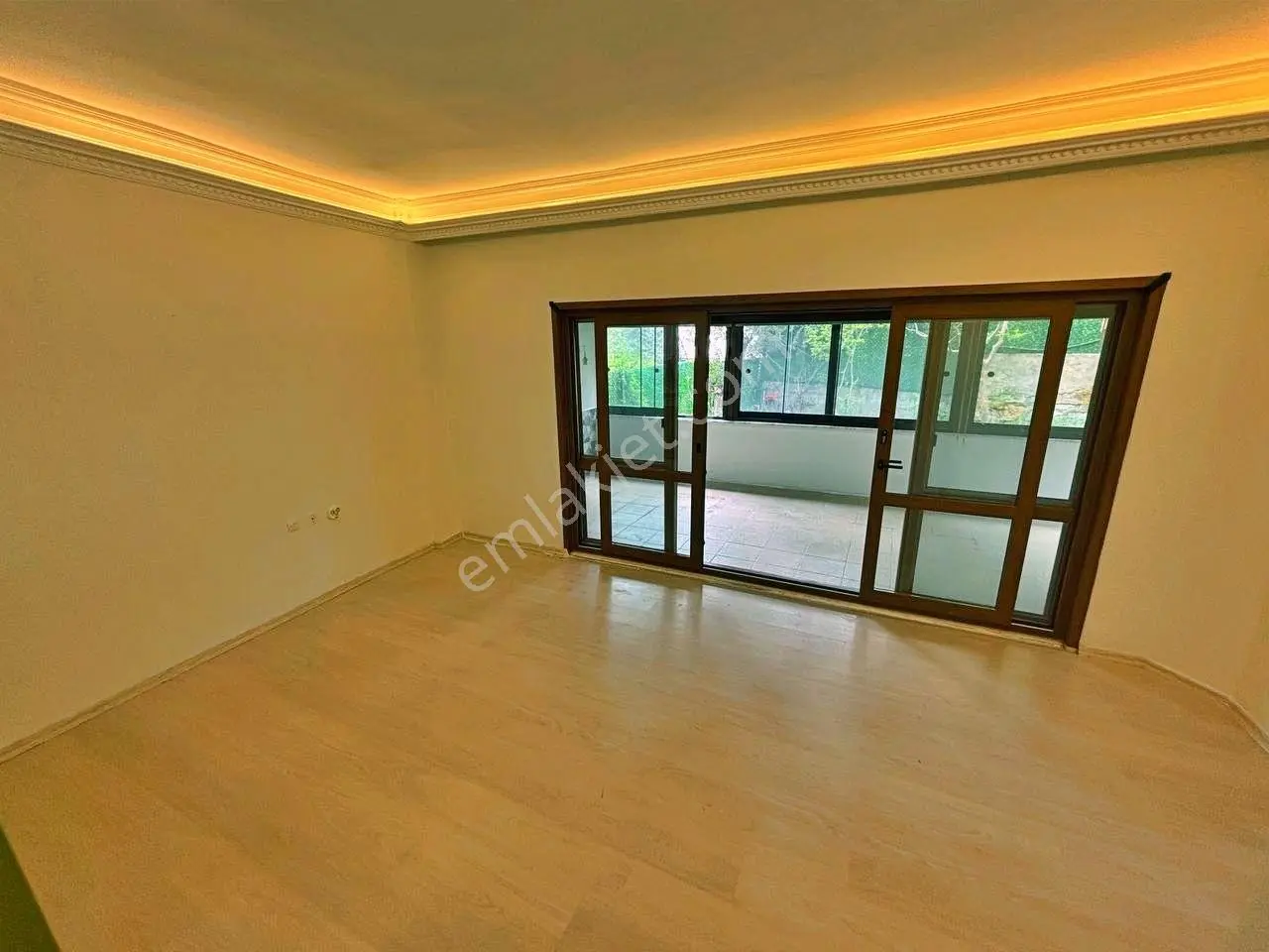 Uytundan Pelitköyde Denize 300 Metre Bahçe Kullanımlı 2+1 Villa — fotoğraf 3