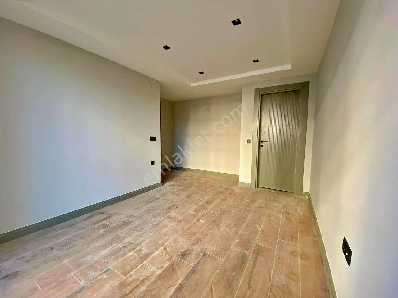 Uytundan Örende Havuzlu Ultralüks Sitede Bahçeli Satılık 2+1 — fotoğraf 12