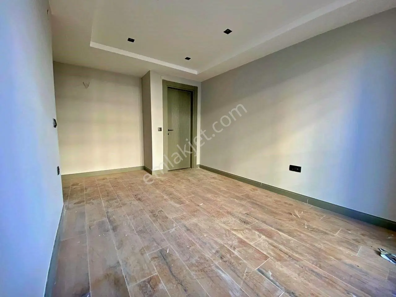 Uytundan Örende Havuzlu Ultralüks Sitede Bahçeli Satılık 2+1 — fotoğraf 14