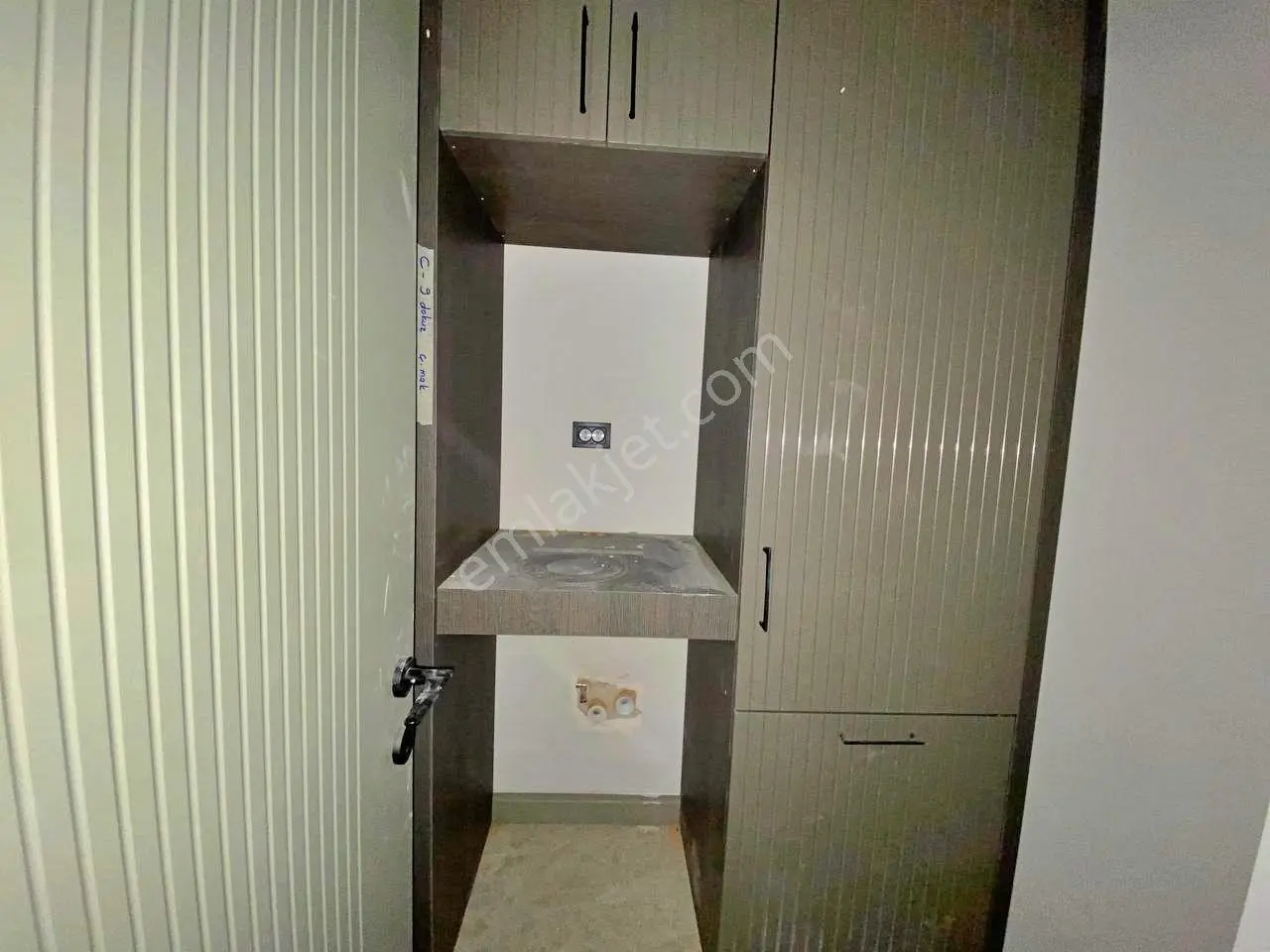 Uytundan Örende Havuzlu Ultralüks Sitede Bahçeli Satılık 2+1 — fotoğraf 21