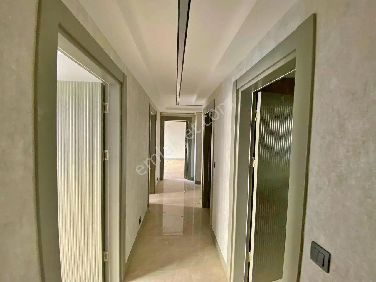 Uytundan Örende Havuzlu Ultralüks Sitede Bahçeli Satılık 2+1 — fotoğraf 30