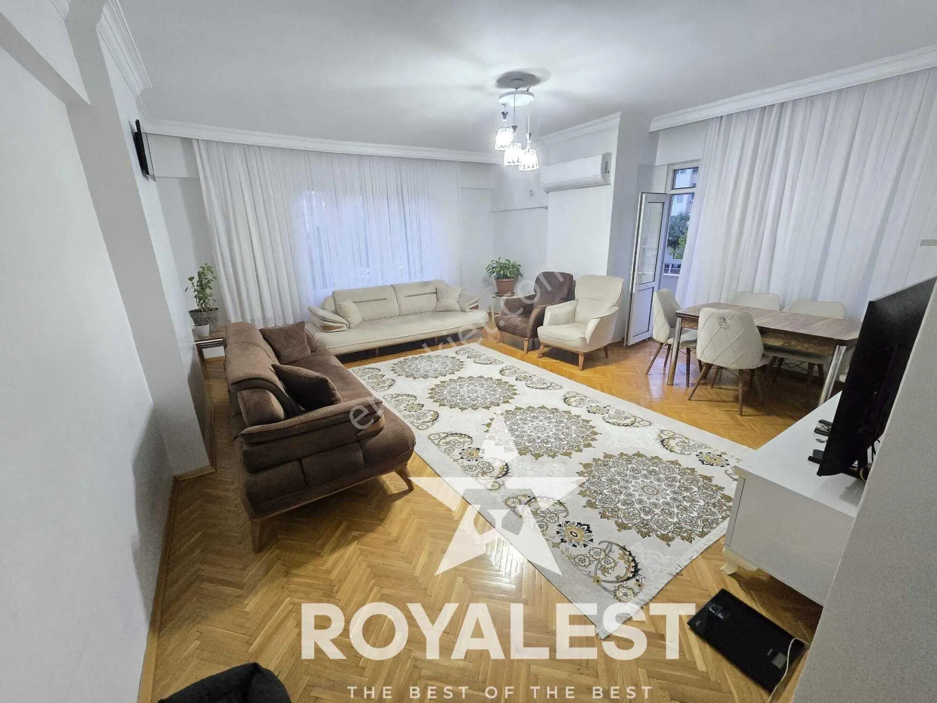 Royales'ten Tramvaya Yakını Ara Kat Site İçi Geniş Ve Ferah 3+1 — fotoğraf 3