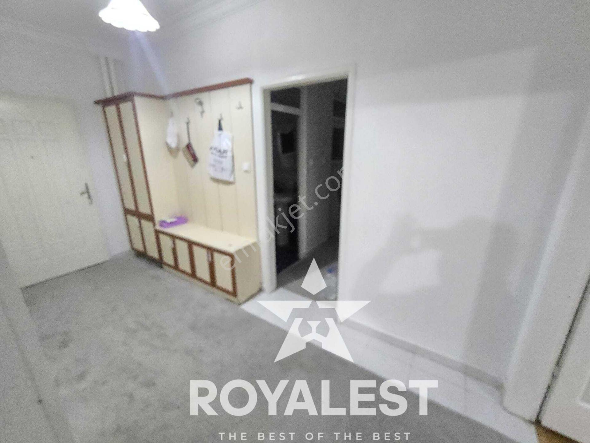 Royales'ten Tramvaya Yakını Ara Kat Site İçi Geniş Ve Ferah 3+1 — fotoğraf 6