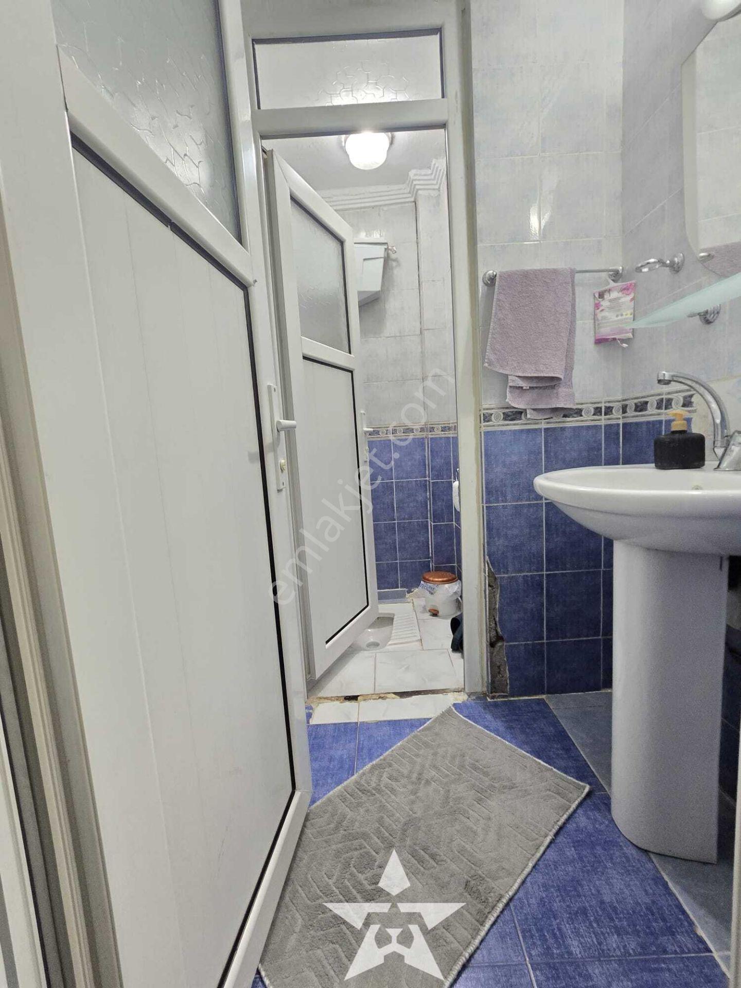 Royales'ten Tramvaya Yakını Ara Kat Site İçi Geniş Ve Ferah 3+1 — fotoğraf 9