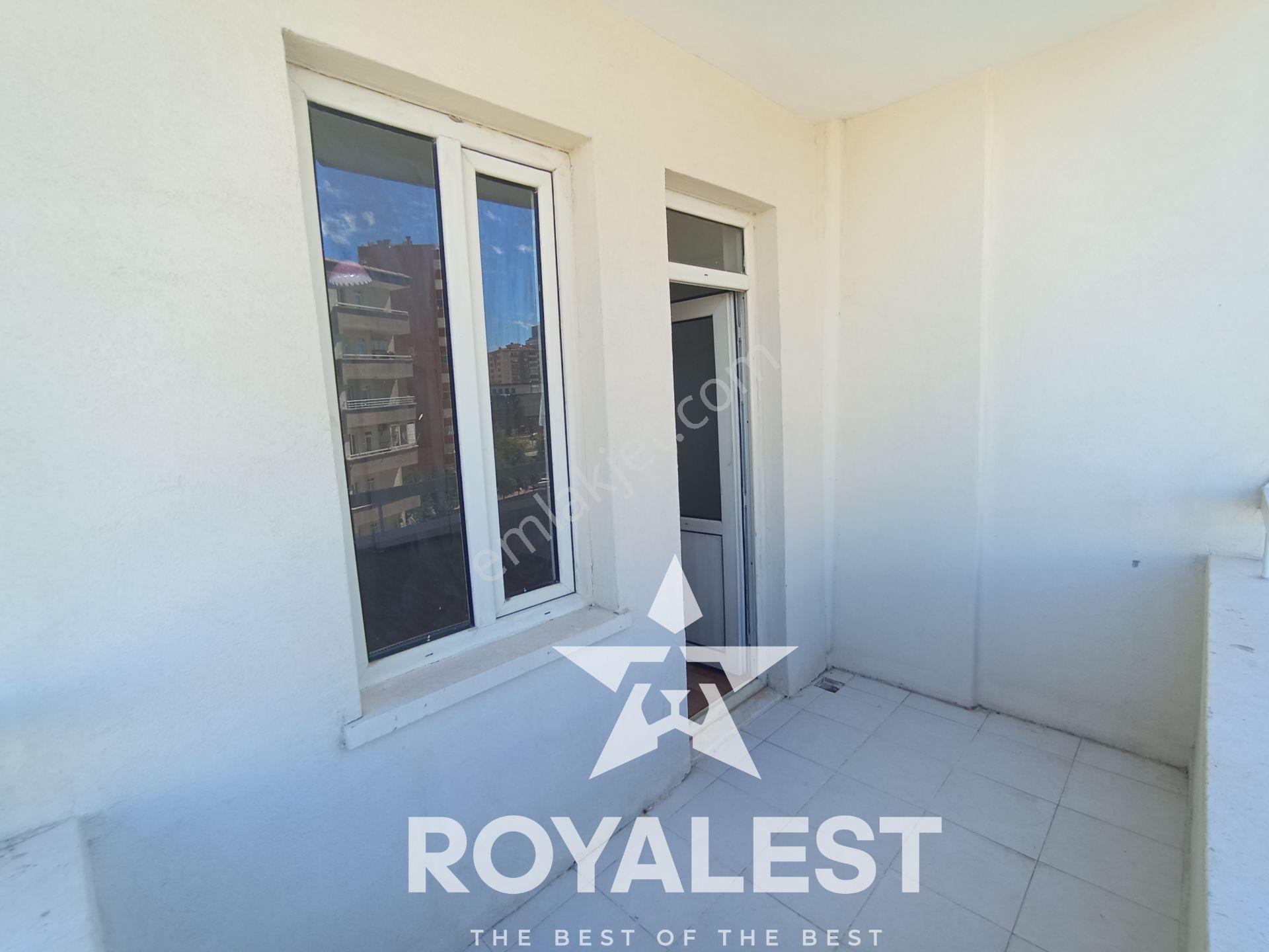 Royales'ten Tramvaya Yakını Ara Kat Site İçi Geniş Ve Ferah 3+1 — fotoğraf 11
