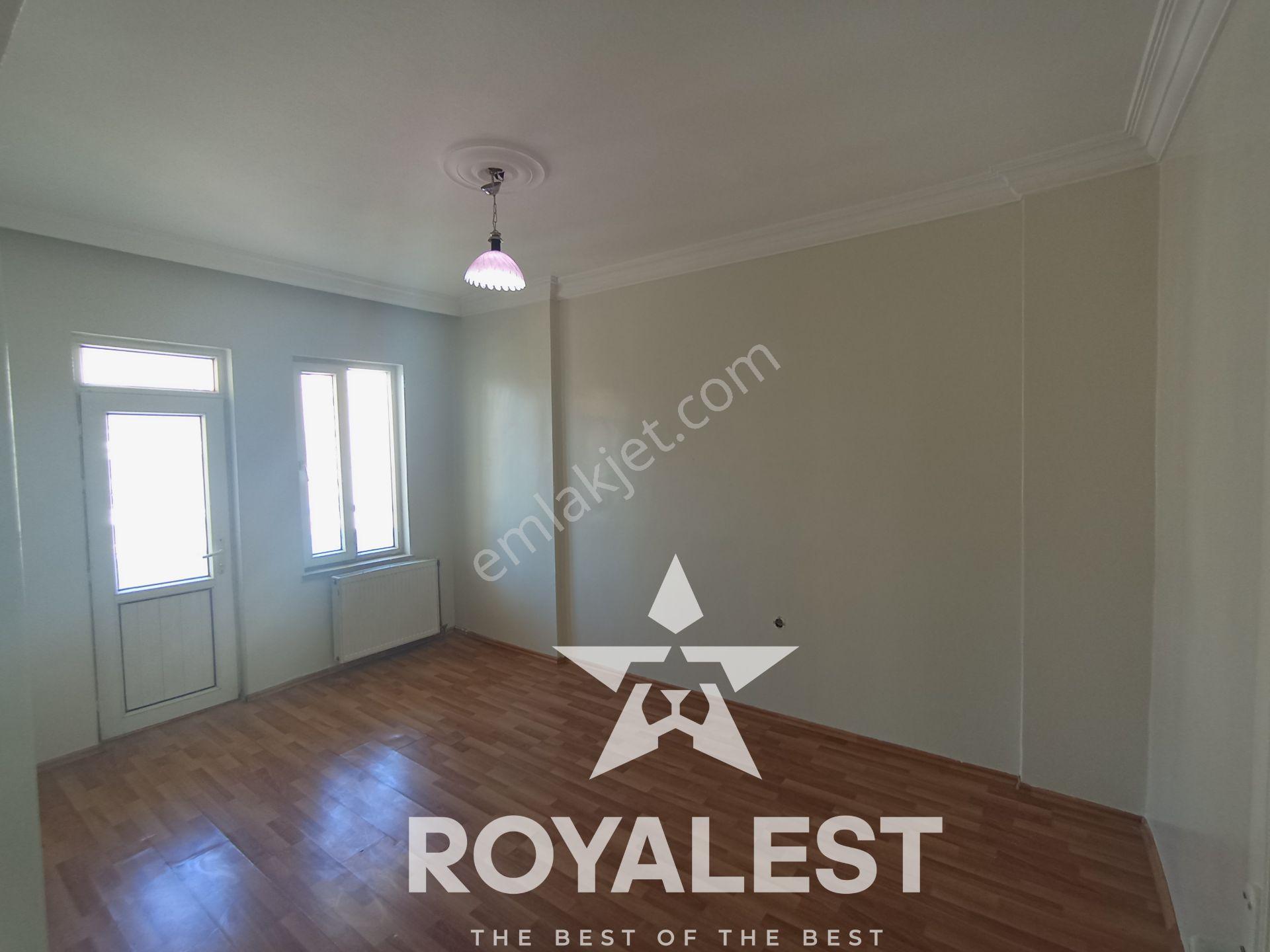 Royales'ten Tramvaya Yakını Ara Kat Site İçi Geniş Ve Ferah 3+1 — fotoğraf 12