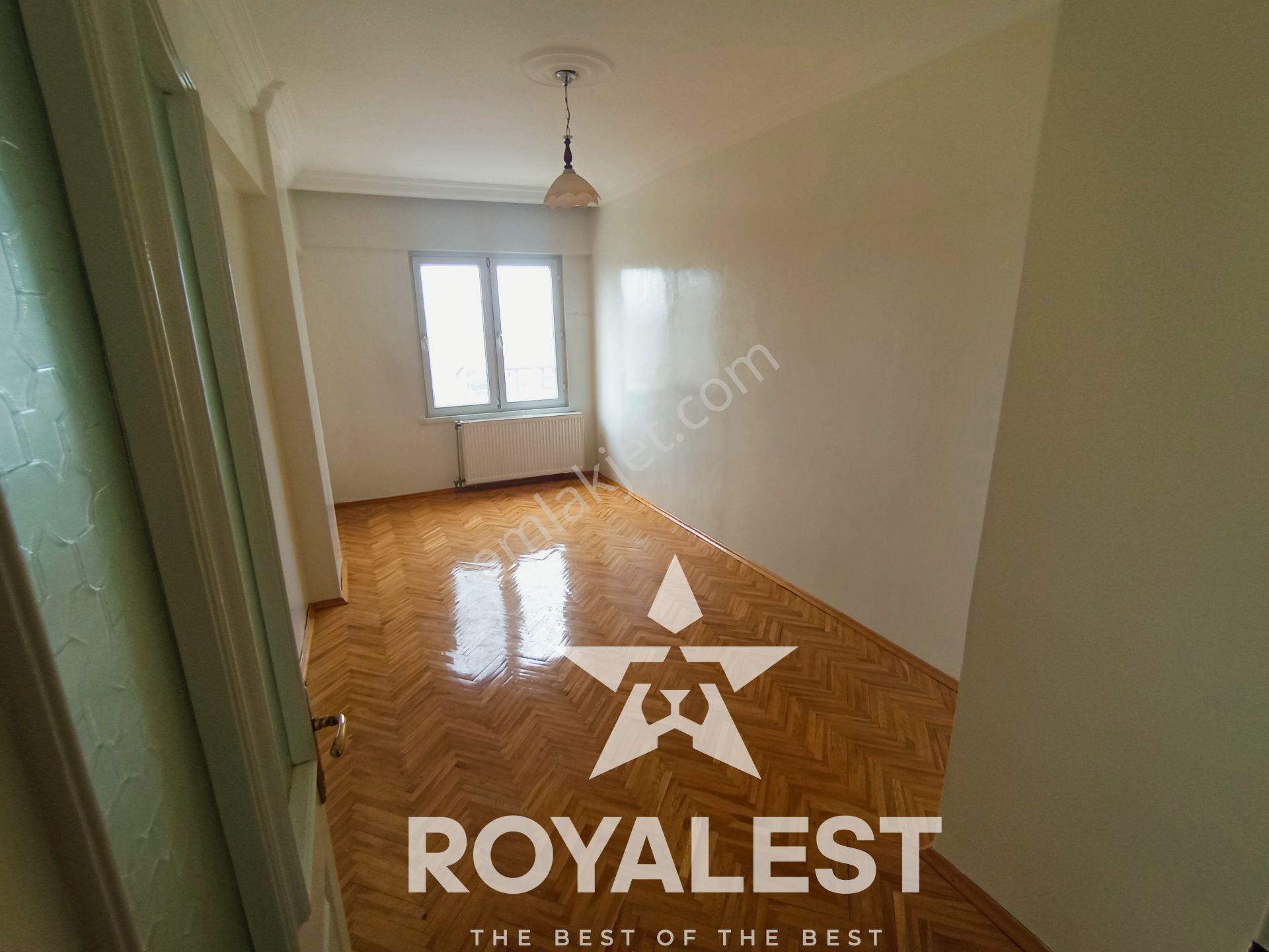 Royales'ten Tramvaya Yakını Ara Kat Site İçi Geniş Ve Ferah 3+1 — fotoğraf 15