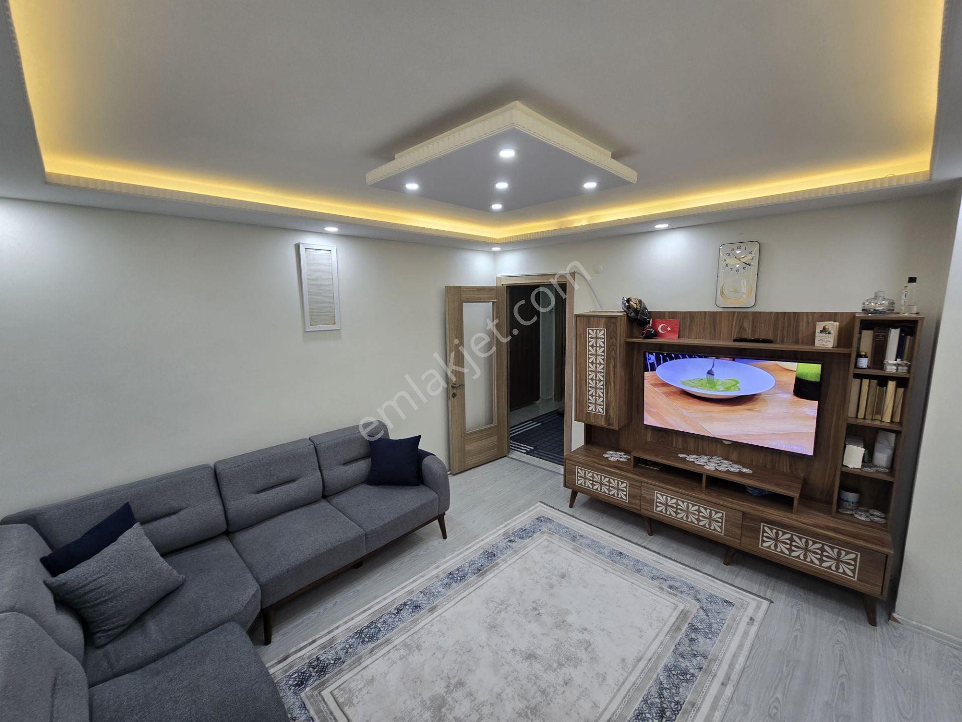 Sultangazi Yunus Emre 2+1 Geniş Teraslı Satılık Daire