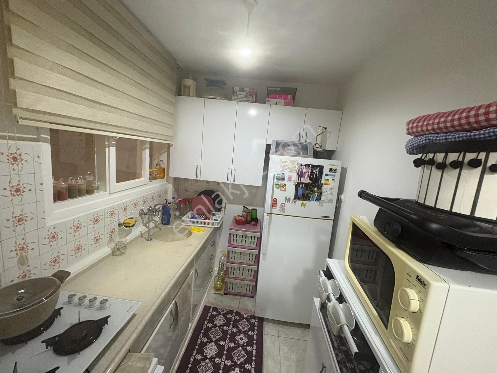Konak Zeytinlikte Merkezi Konumda Satılık 3+1 Daire — fotoğraf 2
