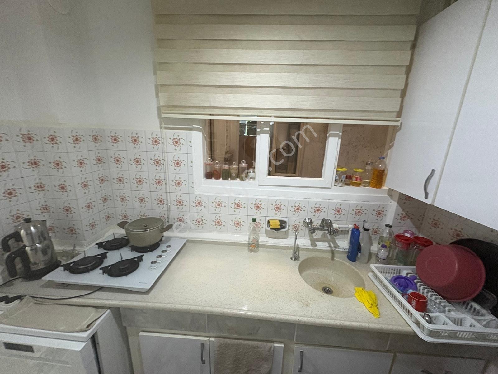 Konak Zeytinlikte Merkezi Konumda Satılık 3+1 Daire — fotoğraf 3