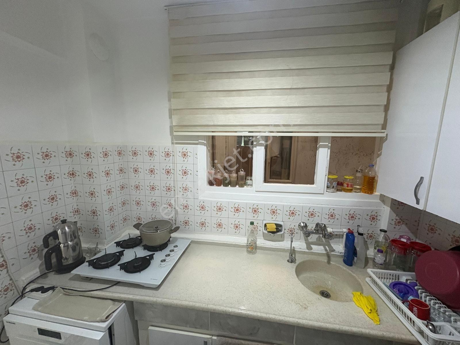 Konak Zeytinlikte Merkezi Konumda Satılık 3+1 Daire — fotoğraf 4