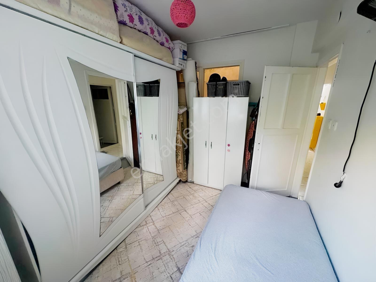 Konak Zeytinlikte Merkezi Konumda Satılık 3+1 Daire — fotoğraf 9