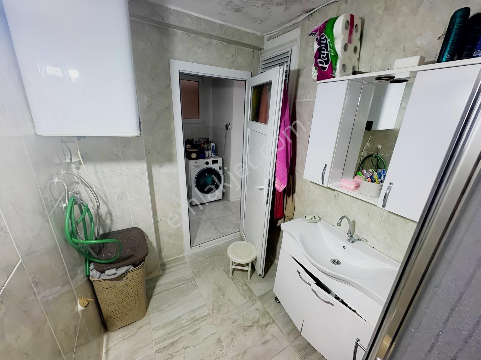 Konak Zeytinlikte Merkezi Konumda Satılık 3+1 Daire — fotoğraf 16