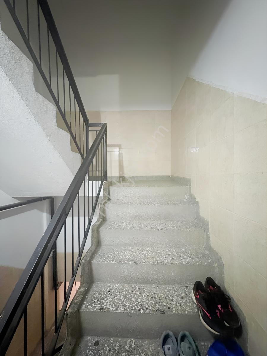 Konak Zeytinlikte Merkezi Konumda Satılık 3+1 Daire — fotoğraf 28