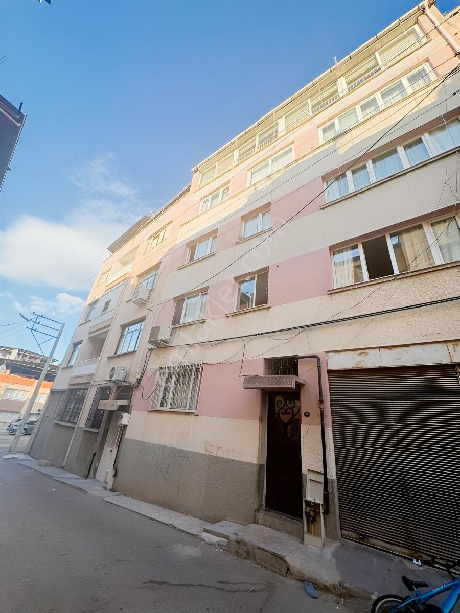 Konak Zeytinlikte Merkezi Konumda Satılık 3+1 Daire — fotoğraf 29
