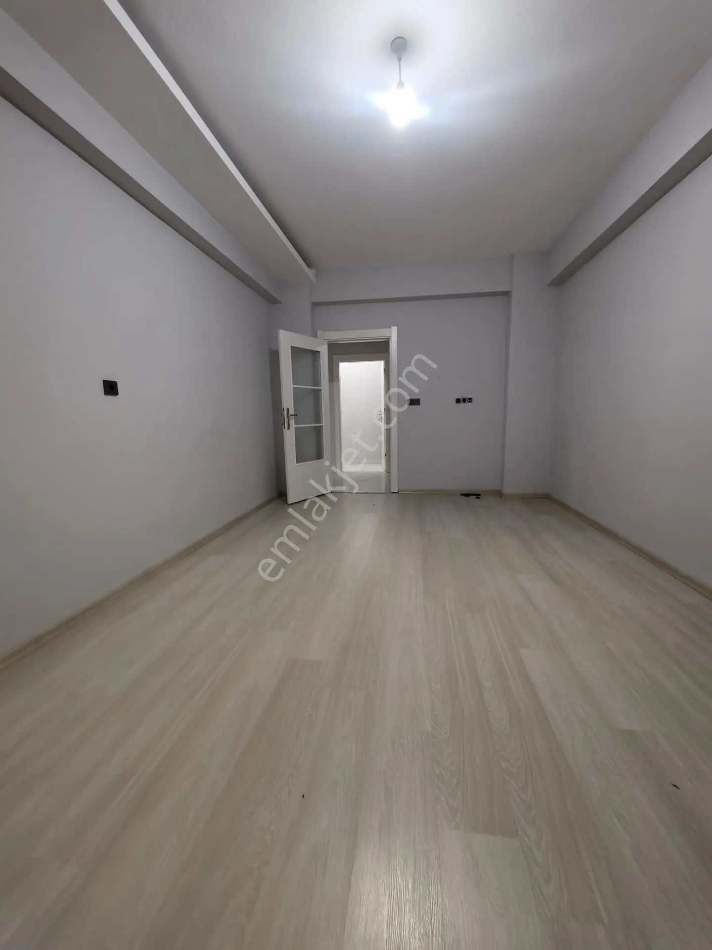 Bor Çayır Mahallesi'nde Satılık 3+1 Geniş Balkonlu Daire — fotoğraf 9