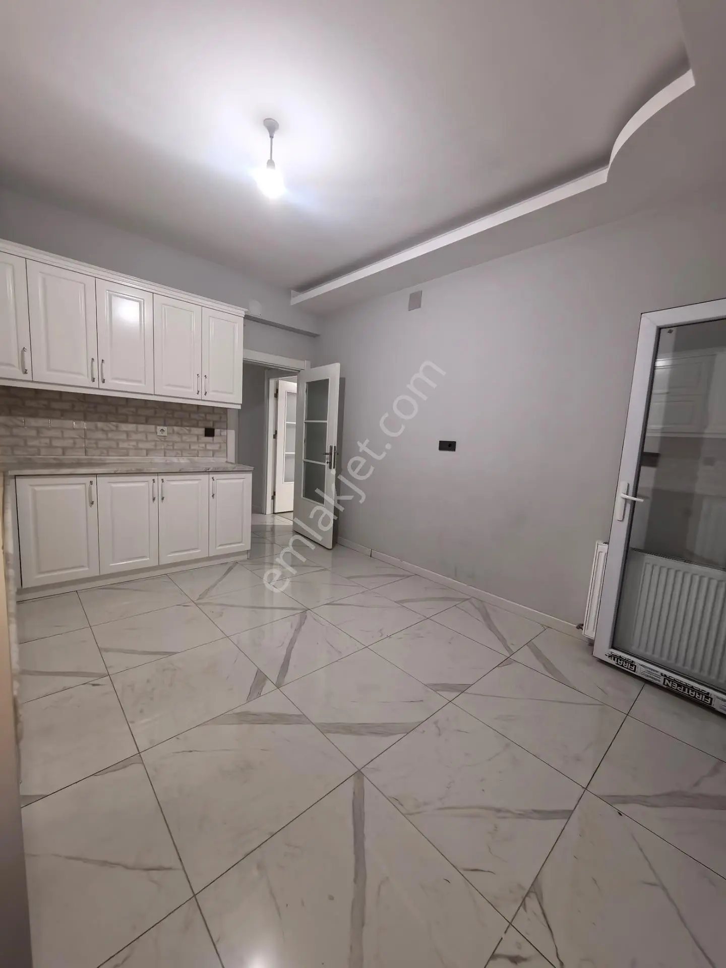 Bor Çayır Mahallesi'nde Satılık 3+1 Geniş Balkonlu Daire — fotoğraf 32