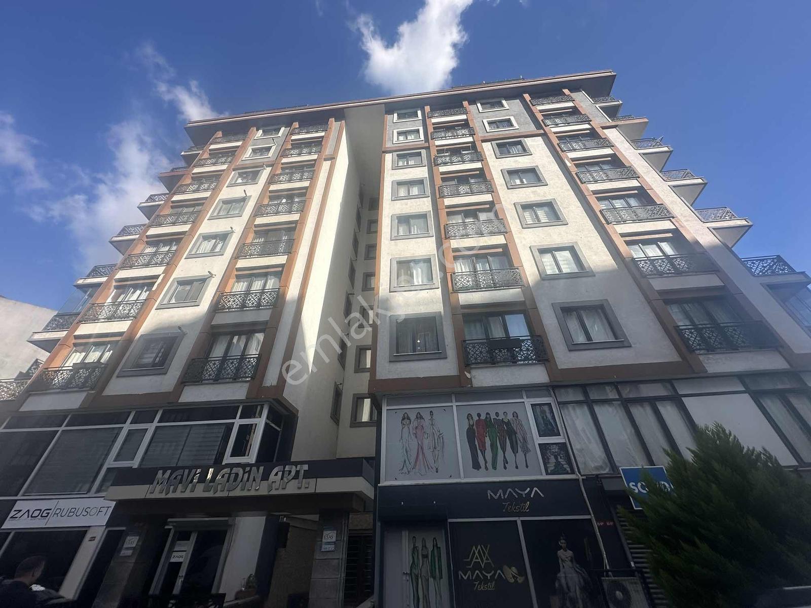 Site Özellikli, Otoparklı, Muhteşem Konumda Geniş 1+1 Daire