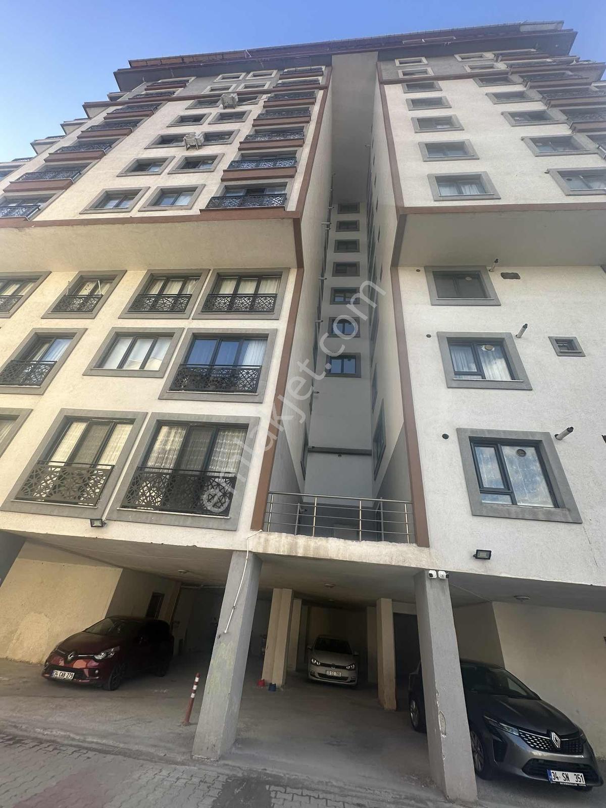 Site Özellikli, Otoparklı, Muhteşem Konumda Geniş 1+1 Daire — fotoğraf 3