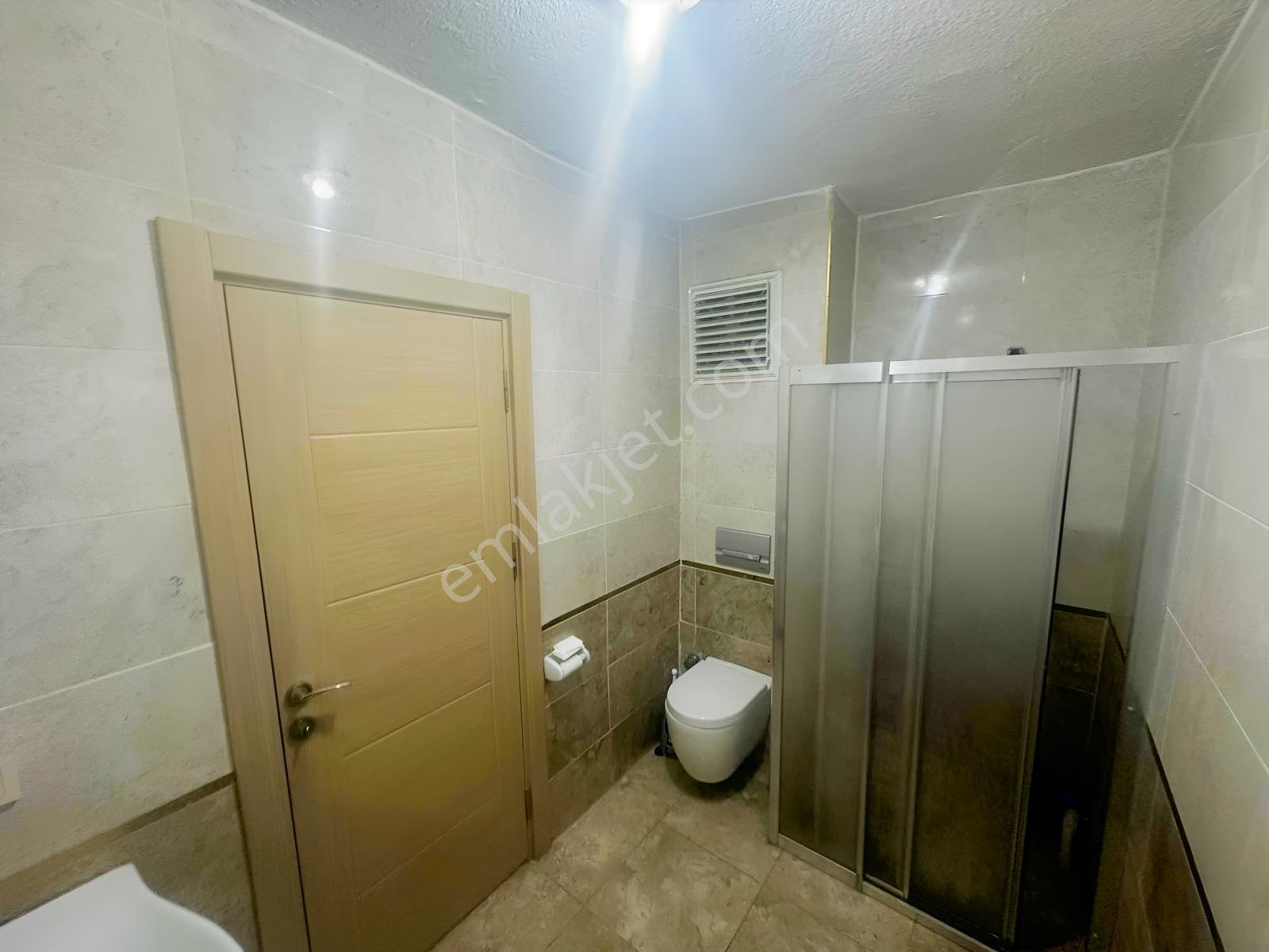 Site Özellikli, Otoparklı, Muhteşem Konumda Geniş 1+1 Daire — fotoğraf 15