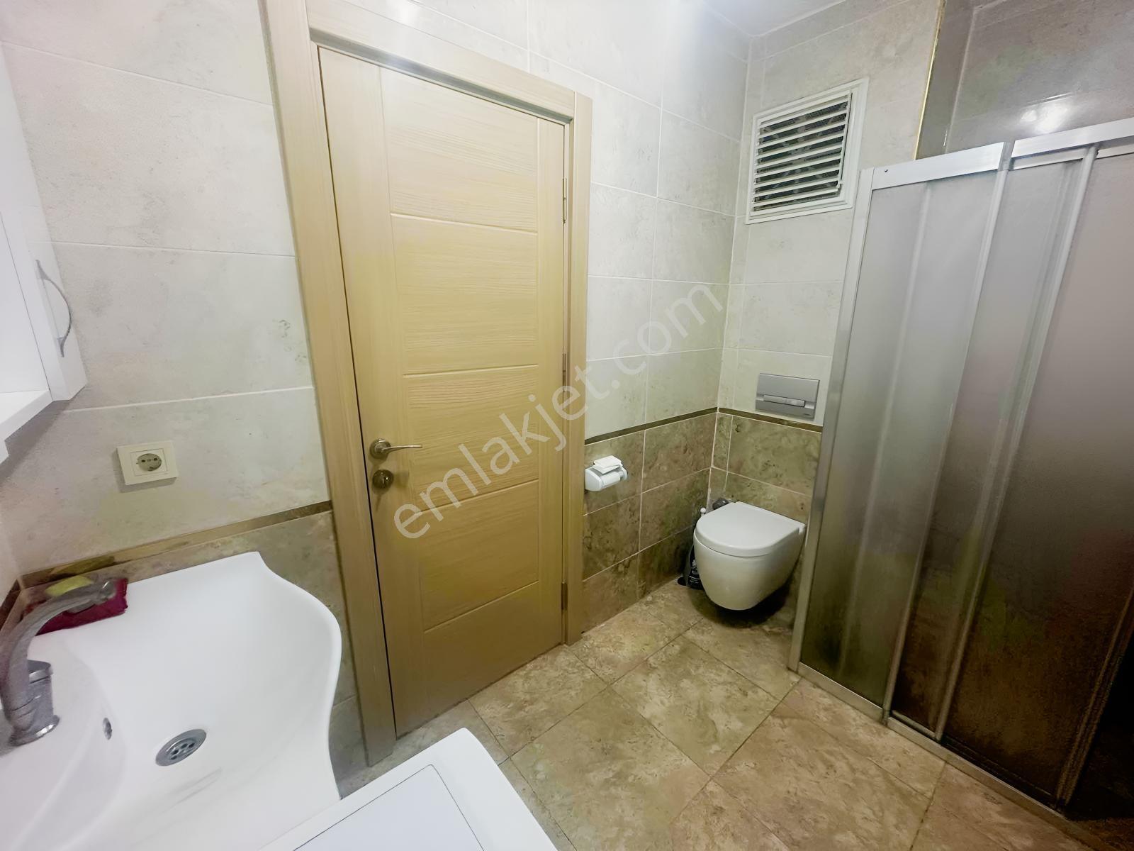 Site Özellikli, Otoparklı, Muhteşem Konumda Geniş 1+1 Daire — fotoğraf 16