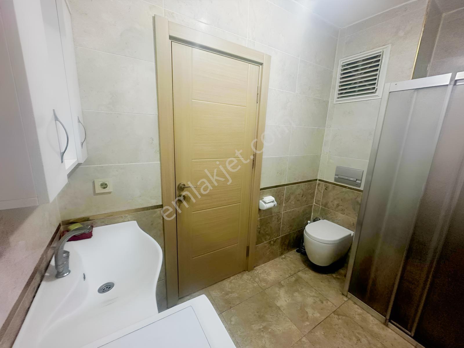 Site Özellikli, Otoparklı, Muhteşem Konumda Geniş 1+1 Daire — fotoğraf 17