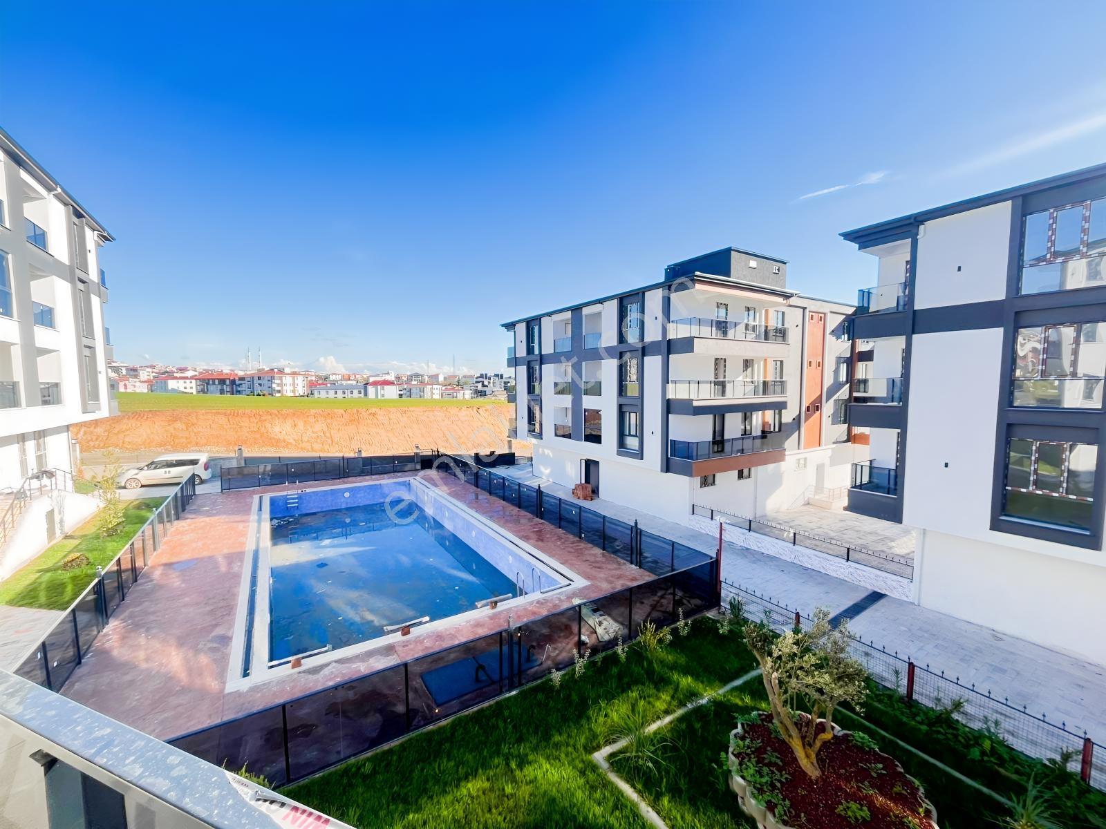 Çorlu Rumelide Site İçinde 3+1 Satılık Daire — fotoğraf 11