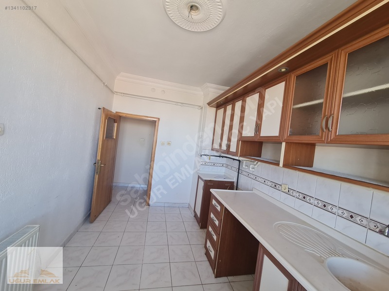 Bosna Mesajcaddesi Üzerinde 3+1 Güneycepheli Kiralık Arakat Dair — fotoğraf 3