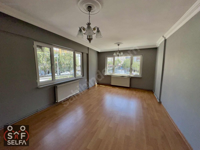 Manisa Lisesi Yanında 3+1 Doğal Gazlı Kiralık Daire — fotoğraf 5