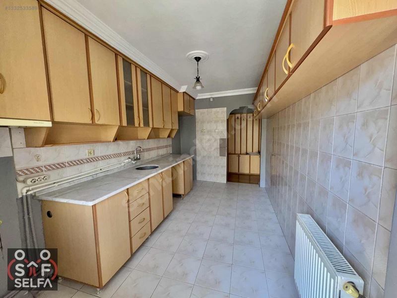Manisa Lisesi Yanında 3+1 Doğal Gazlı Kiralık Daire — fotoğraf 11
