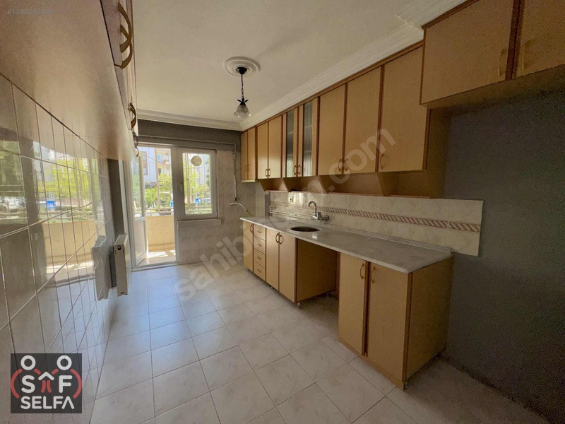 Manisa Lisesi Yanında 3+1 Doğal Gazlı Kiralık Daire — fotoğraf 12