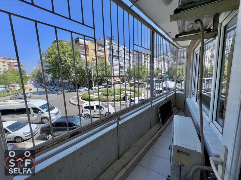 Manisa Lisesi Yanında 3+1 Doğal Gazlı Kiralık Daire — fotoğraf 14