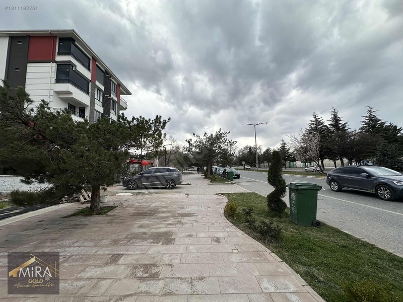 Miralife'dan Halitpaşa Mah. Cadde Üzeri Satılık 3+1 — fotoğraf 3