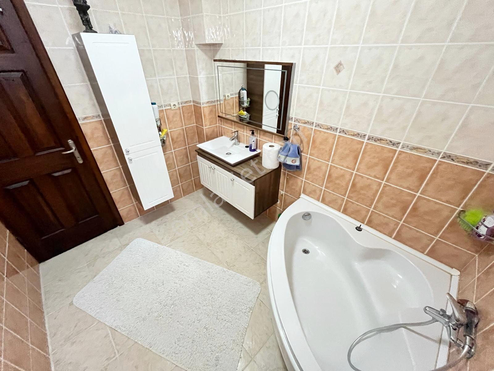 Güçten Gürede Doğa İle İç İçe Denize 450M Geniş Bahçeli 3+1Villa — fotoğraf 16