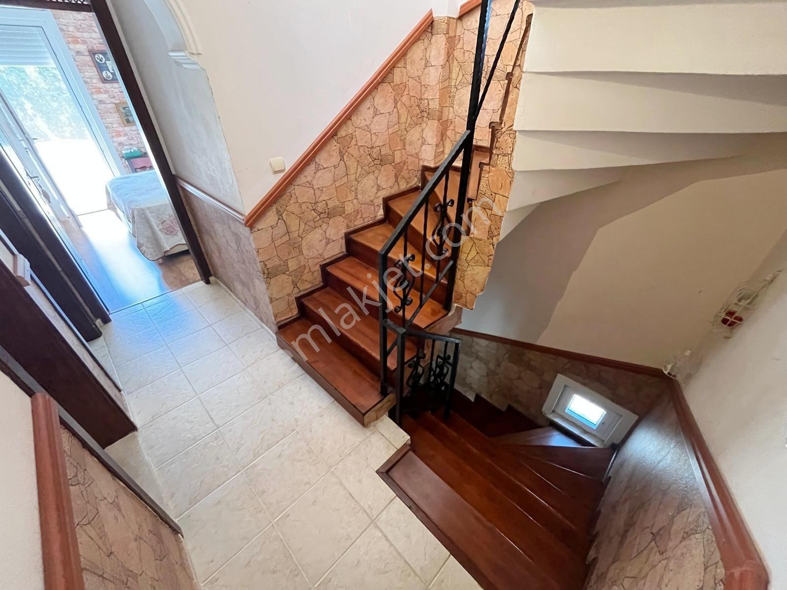 Güçten Gürede Doğa İle İç İçe Denize 450M Geniş Bahçeli 3+1Villa — fotoğraf 17