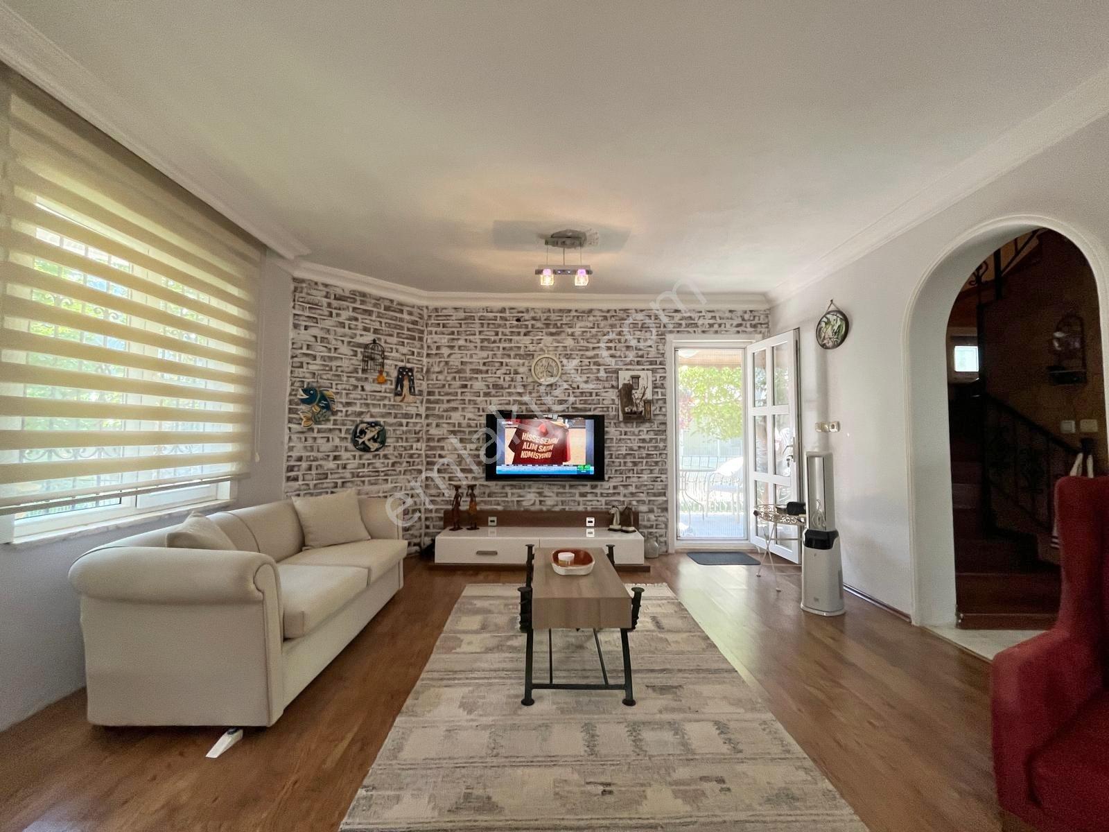 Güçten Gürede Doğa İle İç İçe Denize 450M Geniş Bahçeli 3+1Villa — fotoğraf 23