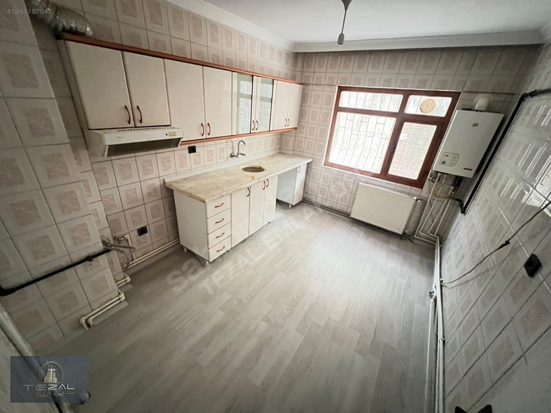 Ayvalı Seval Caddesi Yakını 4+1 Giriş Kat Geniş Bakımlı Daire — fotoğraf 2