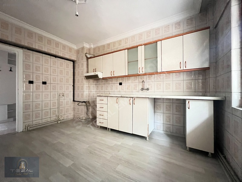 Ayvalı Seval Caddesi Yakını 4+1 Giriş Kat Geniş Bakımlı Daire — fotoğraf 4