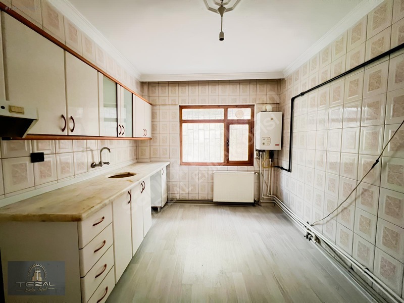 Ayvalı Seval Caddesi Yakını 4+1 Giriş Kat Geniş Bakımlı Daire — fotoğraf 5