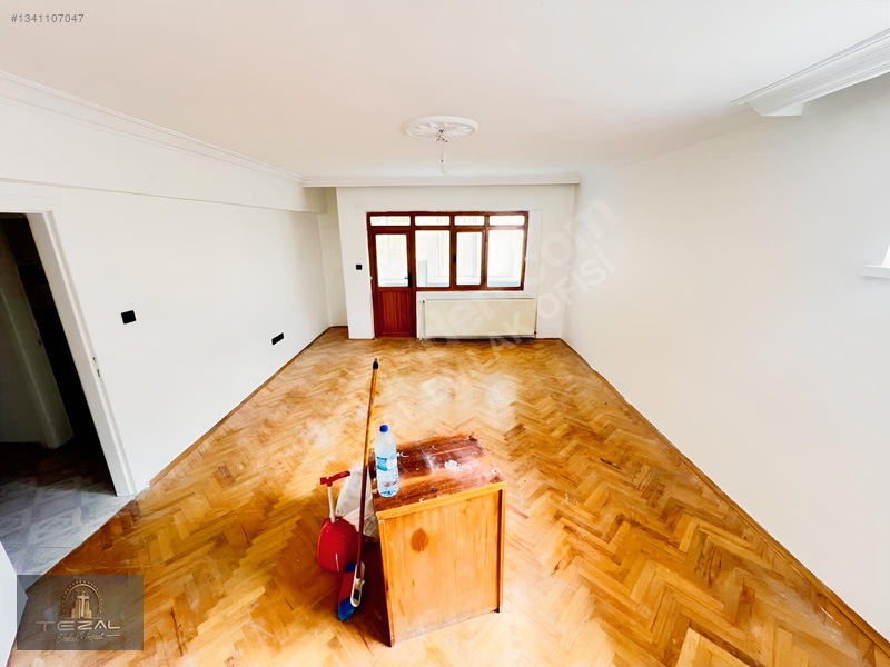 Ayvalı Seval Caddesi Yakını 4+1 Giriş Kat Geniş Bakımlı Daire — fotoğraf 6