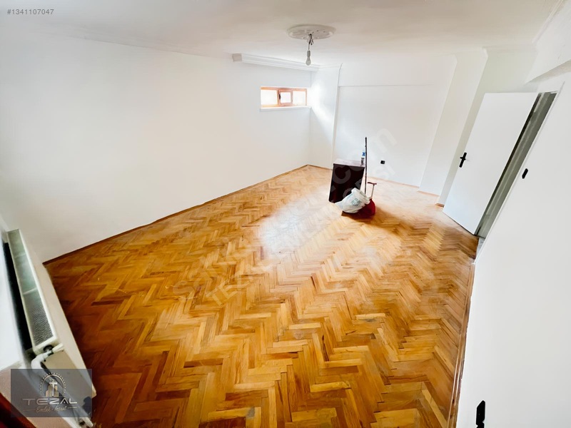 Ayvalı Seval Caddesi Yakını 4+1 Giriş Kat Geniş Bakımlı Daire — fotoğraf 8
