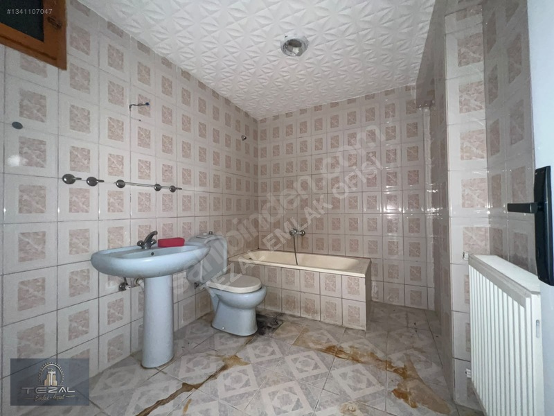 Ayvalı Seval Caddesi Yakını 4+1 Giriş Kat Geniş Bakımlı Daire — fotoğraf 28