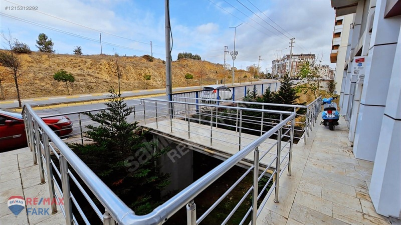 Çayırova Rahmi Dibek Cad. Üzerinde 330m² 3 Katlı Kiralık Dükkan — fotoğraf 3