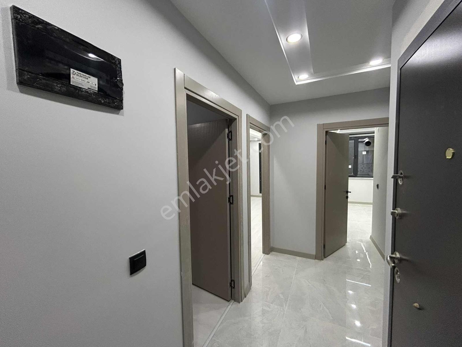 Marmaraya Yakın Lüks Sitede Sıfır 2+1 |açık-kapalı Otopark|90m2 — fotoğraf 2