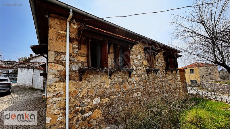 Seferihisar Orhanlı'da Satılık Bakımlı Taş Ev — fotoğraf 4