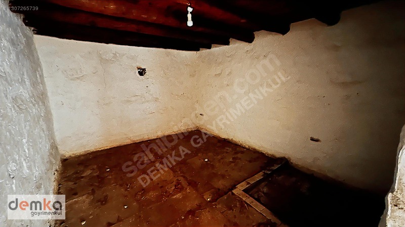 Seferihisar Orhanlı'da Satılık Bakımlı Taş Ev — fotoğraf 40