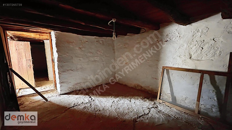 Seferihisar Orhanlı'da Satılık Bakımlı Taş Ev — fotoğraf 43