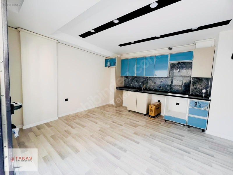 Deniz Mahallesinde Sıfır Bina Kiralık 1+1 Daireler — fotoğraf 2