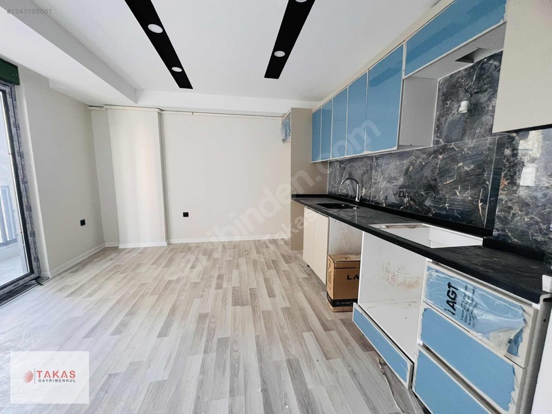 Deniz Mahallesinde Sıfır Bina Kiralık 1+1 Daireler — fotoğraf 4