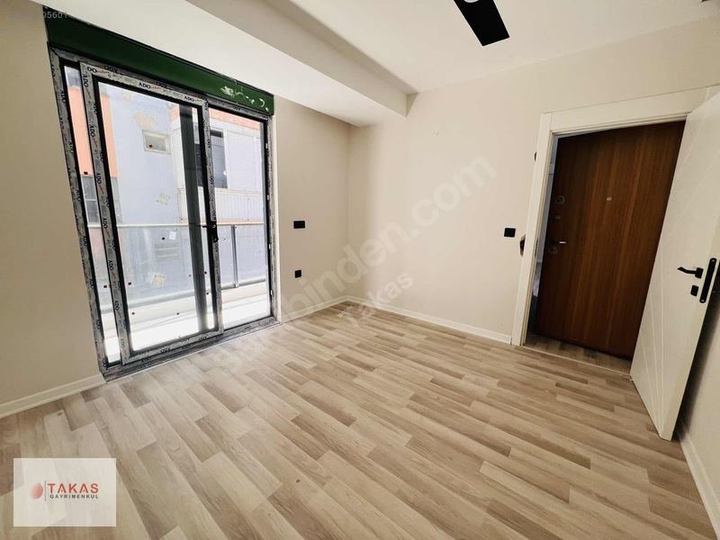 Deniz Mahallesinde Sıfır Bina Kiralık 1+1 Daireler — fotoğraf 9